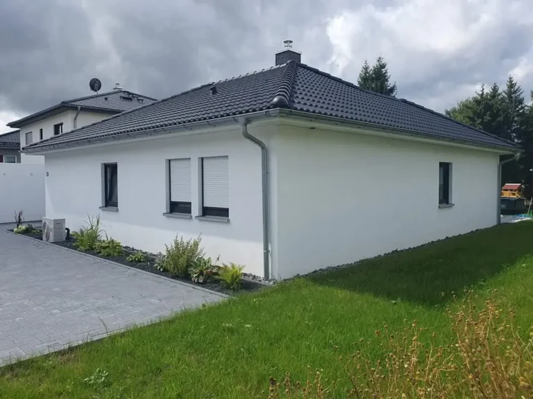 Energetski efikasna prizemna kuća sa kosim krovom