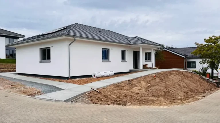 Porodična prizemna kuća u savremenom stilu, gotova za useljenje