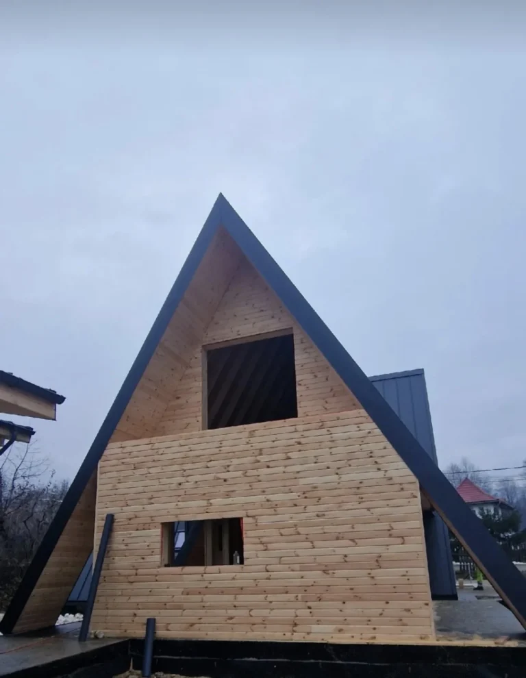Moderna prizemna vikendica sa velikim panoramskim prozorima